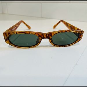 Vintage Sunglasses Jones New York tortoise shell
